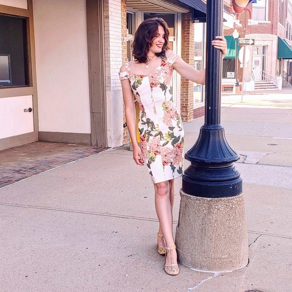 Meet your Posher, Ashley - Picture 2 of 4